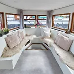 Your Houseboat Úszó hotel Amszterdam