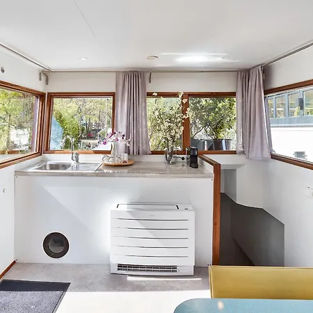 Your Houseboat