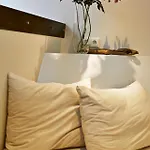 Your Houseboat Botel