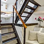 Botel Your Houseboat
