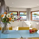 Botel Your Houseboat