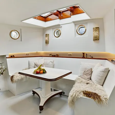 Your Houseboat Amsterdam