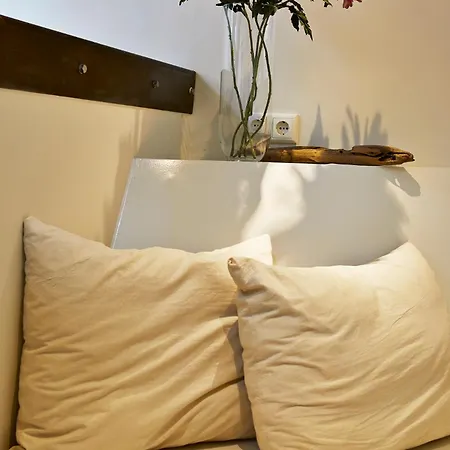 Your Houseboat 보트호텔