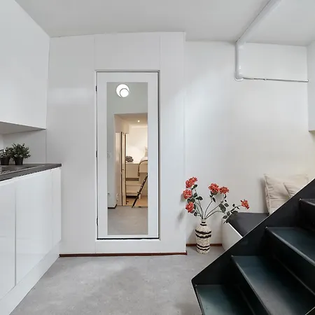 Your Houseboat 보트호텔 암스테르담