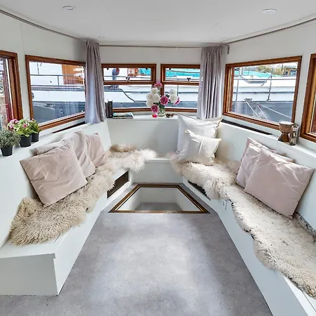 Your Houseboat Ботель Амстердам