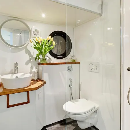 Your Houseboat 암스테르담