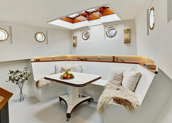 Your Houseboat Amsterdam