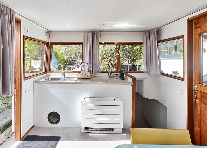 Your Houseboat