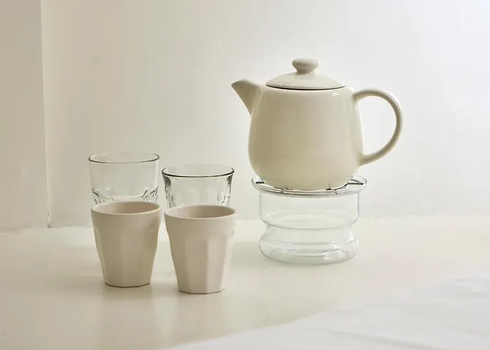 Your Houseboat Botel *