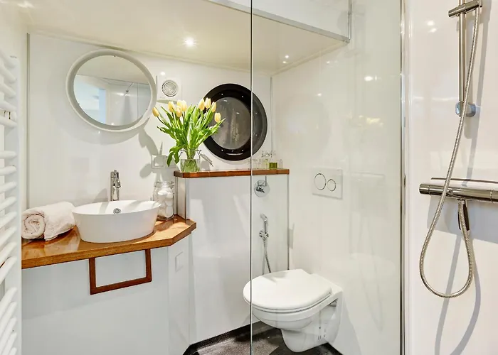 Your Houseboat Amsterdam