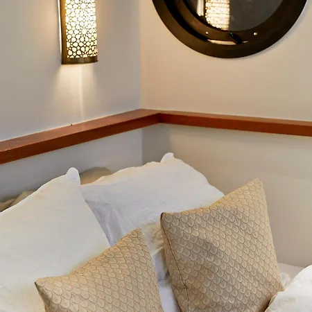 船屋 Your Houseboat